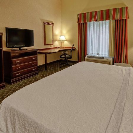 Hampton Inn Cambridge Exterior photo