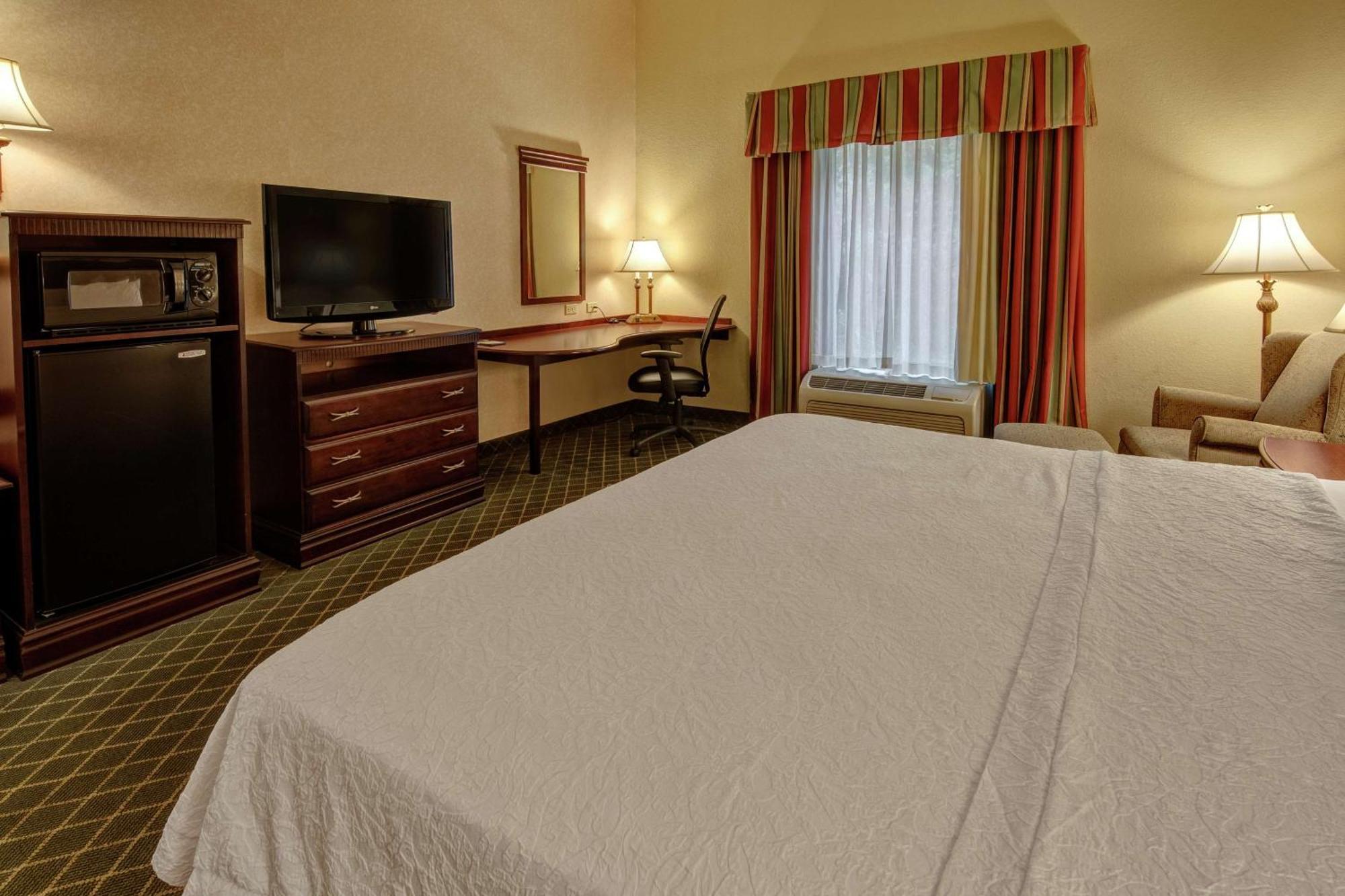Hampton Inn Cambridge Exterior photo