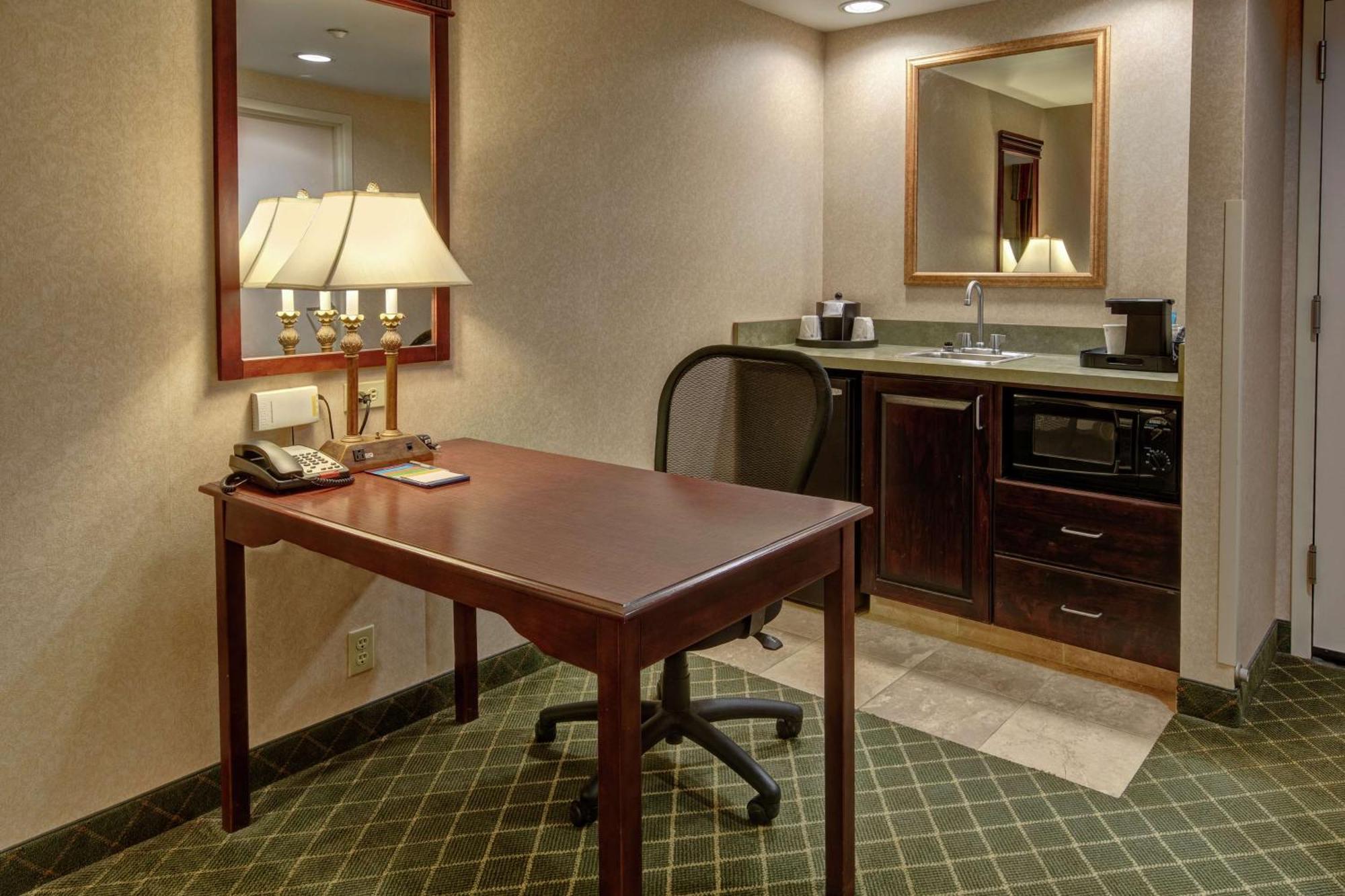 Hampton Inn Cambridge Exterior photo