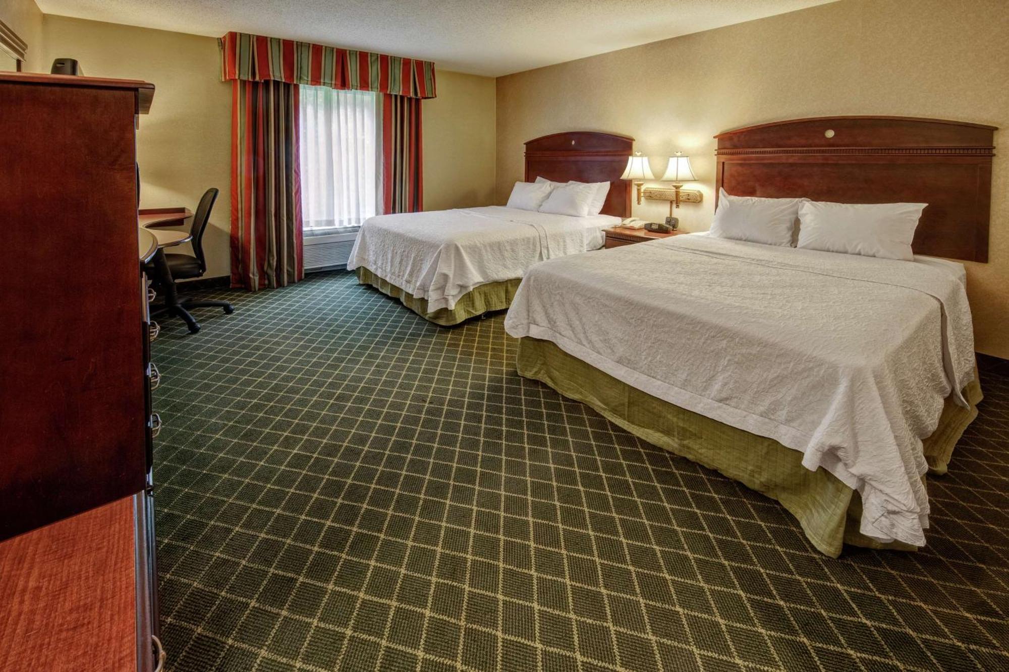 Hampton Inn Cambridge Exterior photo