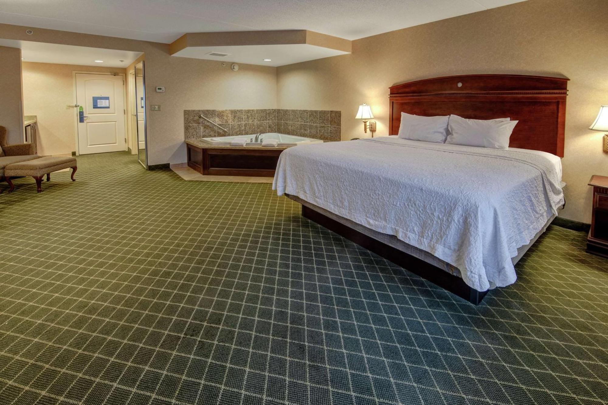 Hampton Inn Cambridge Exterior photo
