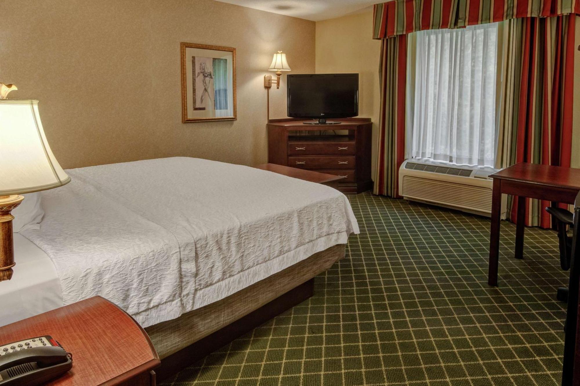 Hampton Inn Cambridge Exterior photo